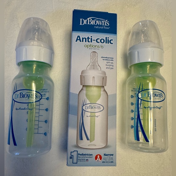 NWT 8 Baby Bottles And a Pack of 10 Breast Milk Storage Bags - Picture 3 of 15